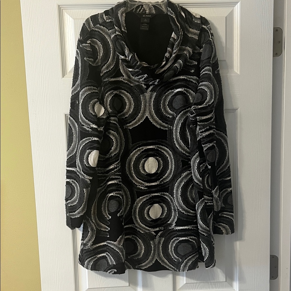 Ali Miles Black and Gray Textured Sweater